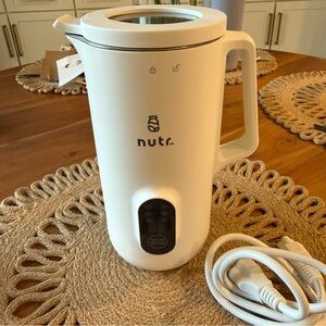 Nutr White Nutmilk Maker